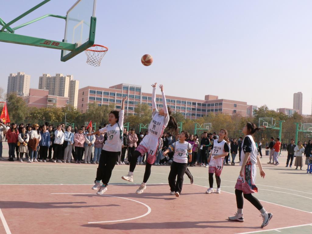 巾帼魅力，活力女篮——bevictor伟德官网在全校女子篮球赛中夺得亚军