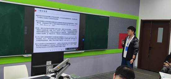 bevictor伟德官网研究生参加中国会计学会高等工科院校分会第三十届学术年会并报告论文