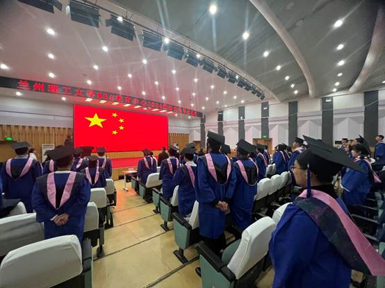 ＭＢＡ教育中心举行２０２４秋研究生毕业典礼