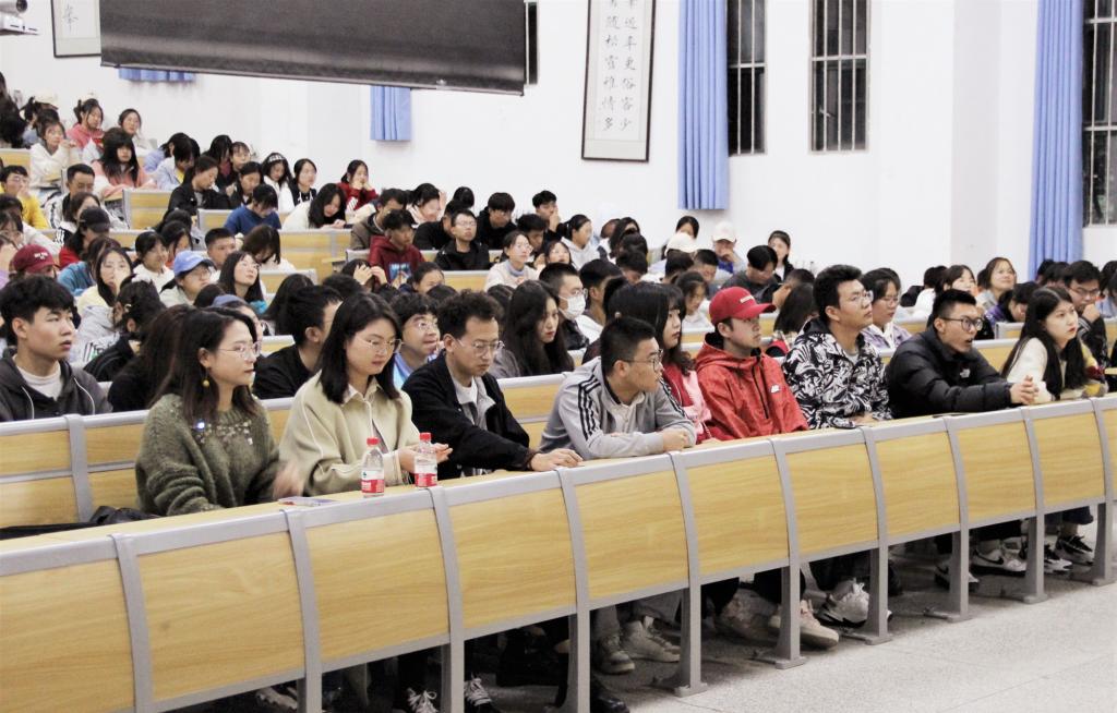 开启新征程，谱写新篇章——bevictor伟德官网开展团学、心理健康主题新生入学教育