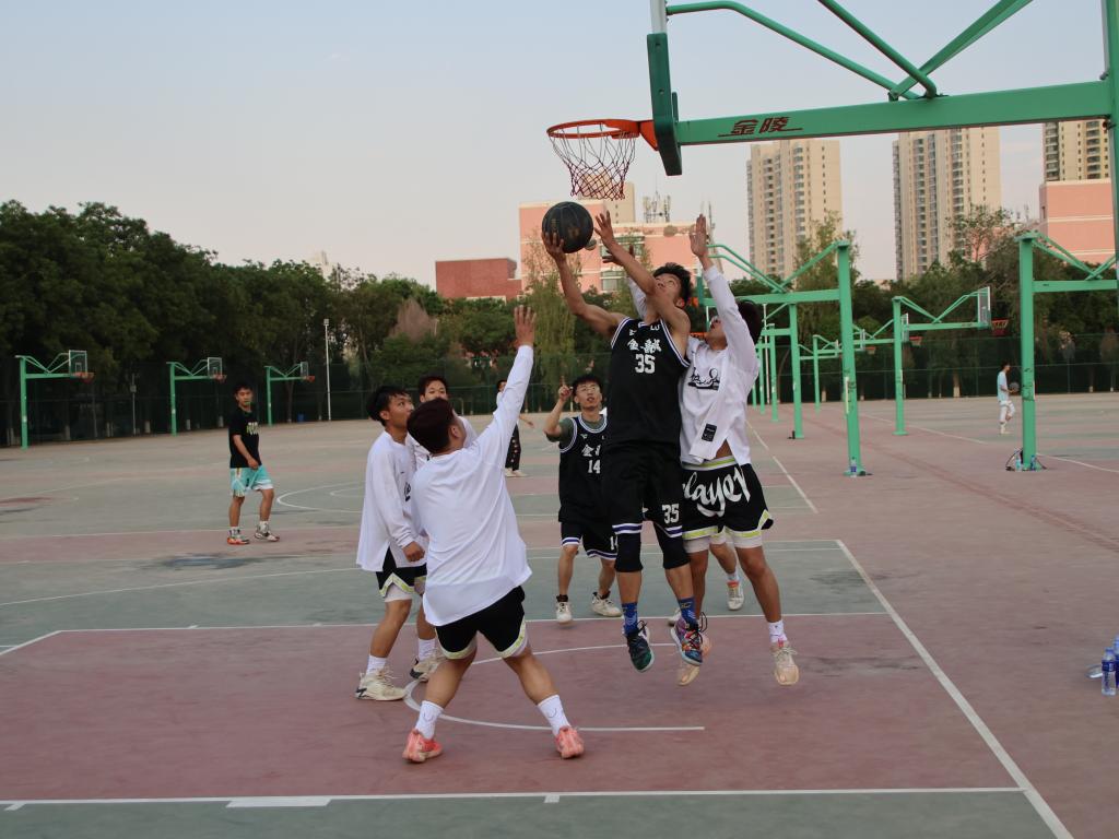 以运动逐光影，承初心励前行——bevictor伟德官网成功举办“毕业杯”篮球比赛
