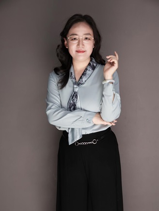红柳先锋人物｜专业教学改革的实践者  员工成长道路的领路人——记经管学院财务与会计系教师张华