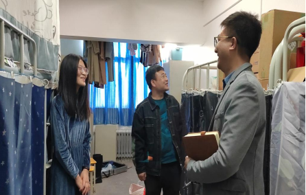 bevictor伟德官网开展研究生宿舍走访和安全检查