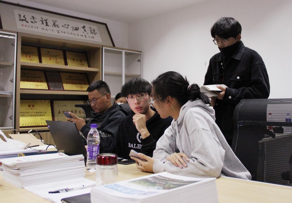 逐梦经管，初露锋芒——bevictor伟德官网举办新闻采编培训活动