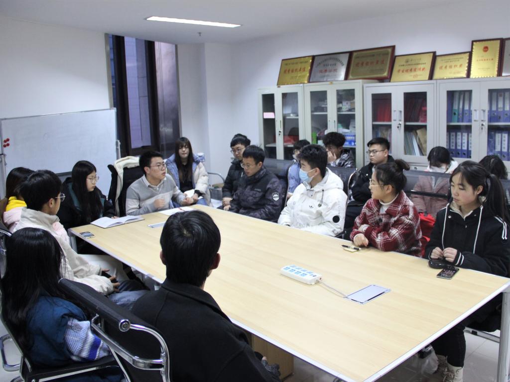 把服务做到实处，切实推动社团建设——bevictor伟德官网成功举办社团负责人交流大会
